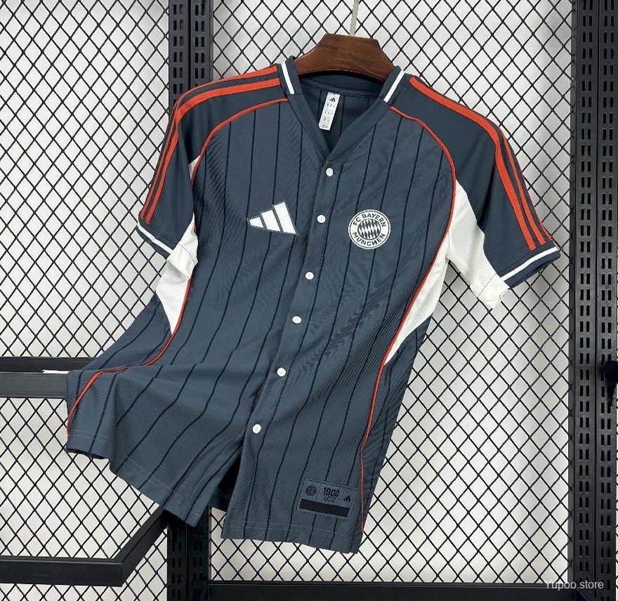 Bayern Munich X US Pack Baseball Jersey Shirt 2025/26 in Gray