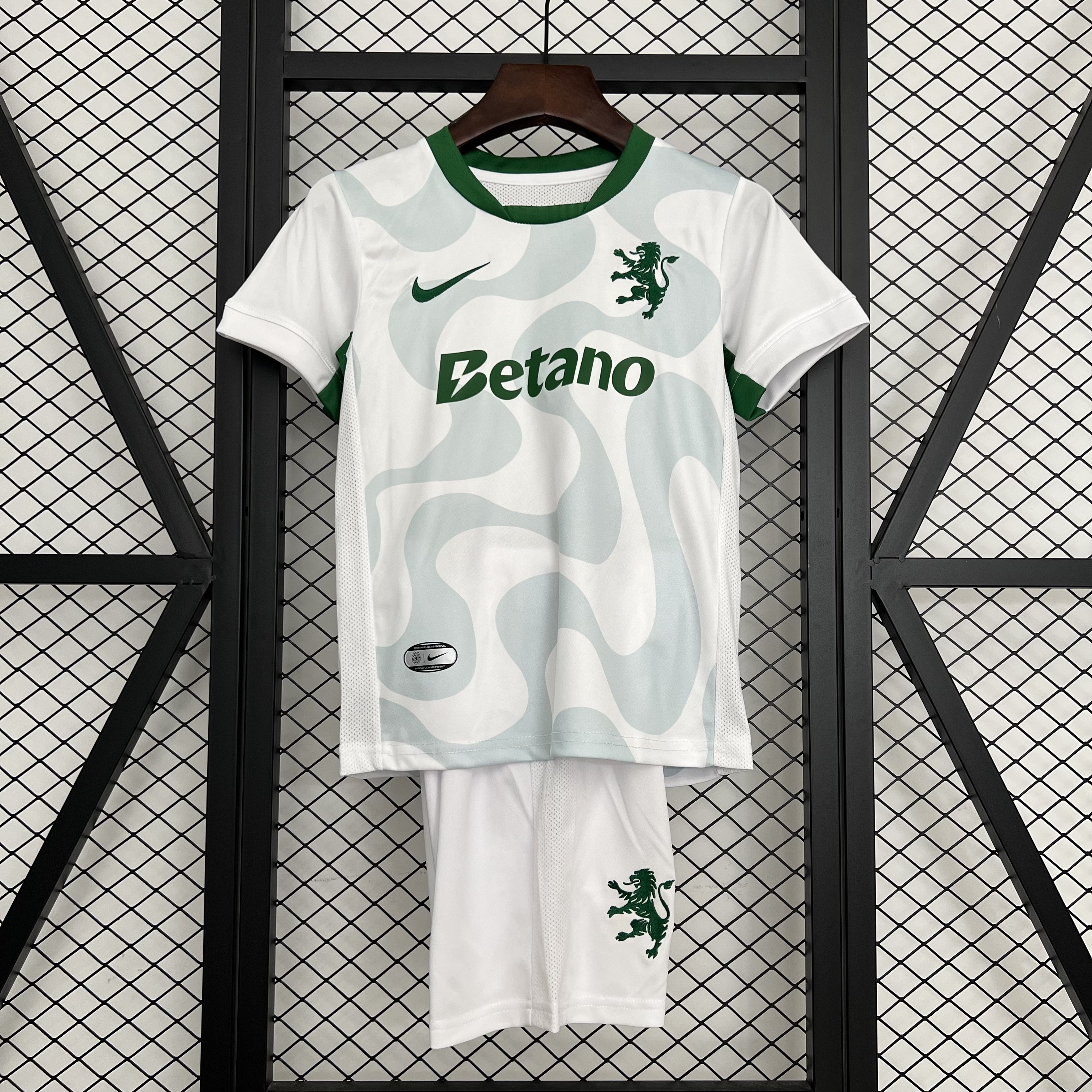 Sporting CP Soccer Jersey Fourth Away Kids Jersey & Shorts Kit 2025/26 in White&Green