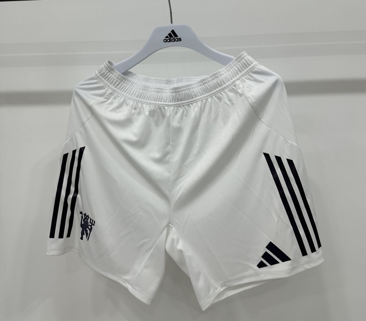 Manchester United Authentic Away Shorts 2025/26 in White