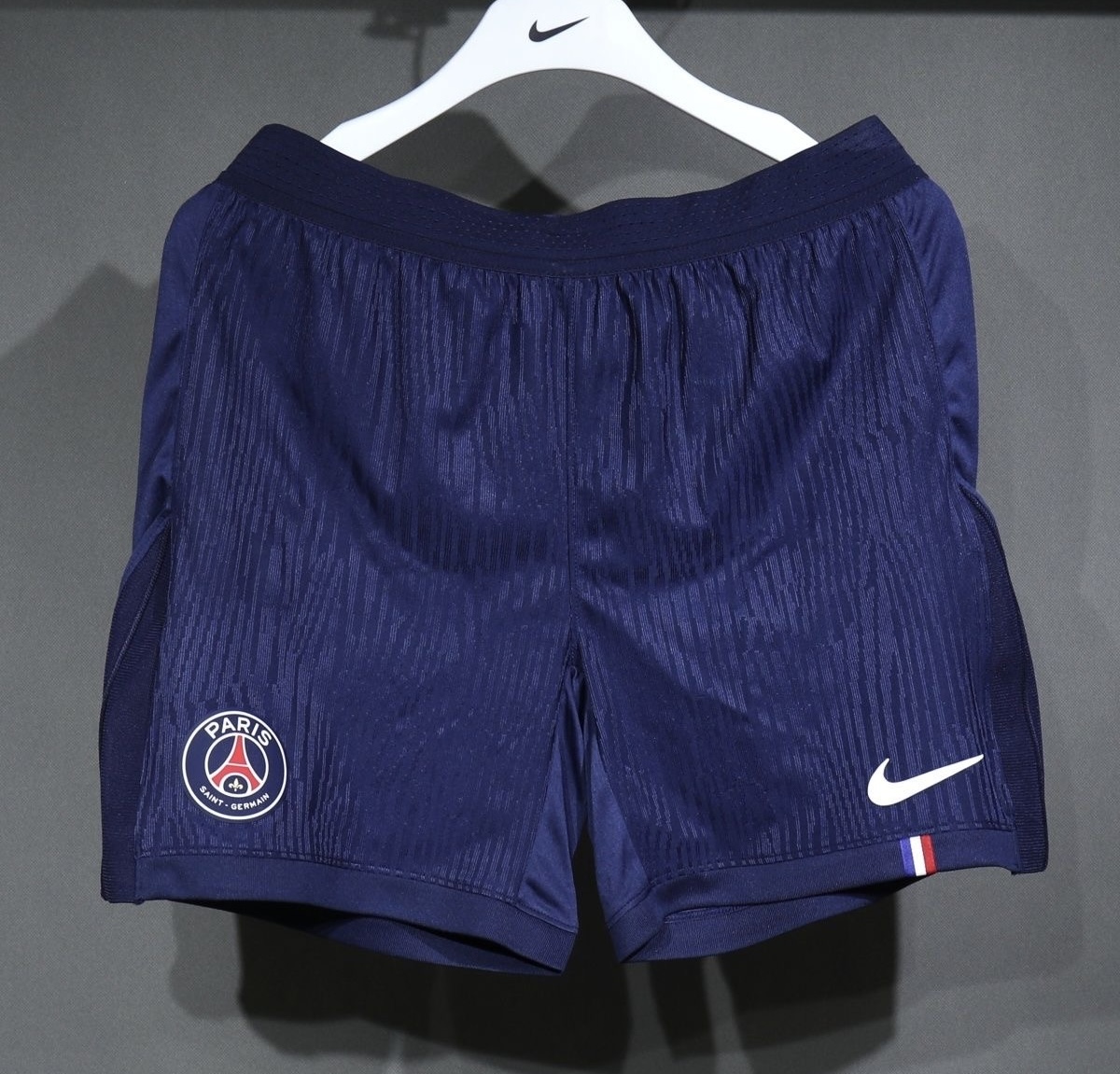 PSG Authentic Home Shorts 2025/26 in Blue