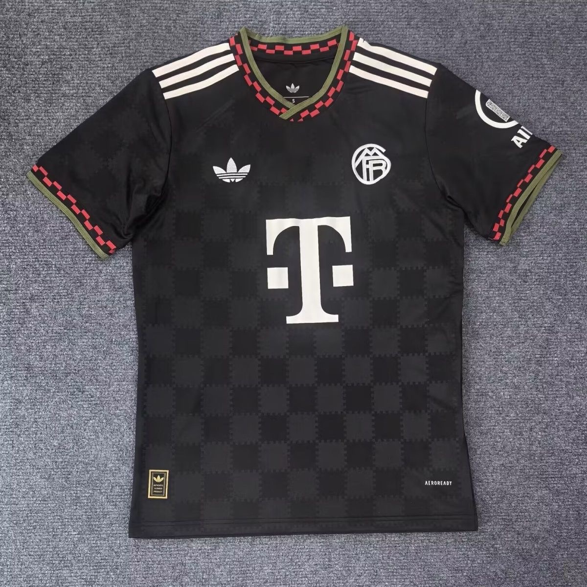 Bayern Munich Soccer Jersey Third Away Champions League Shirt 2025/26 in Black