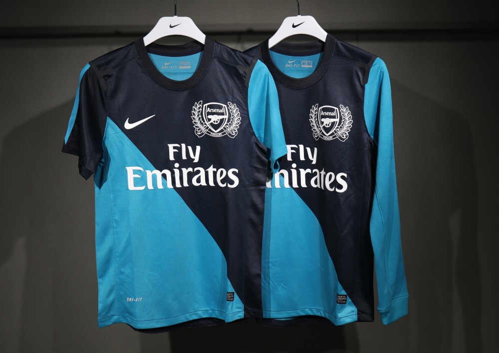 Arsenal Authentic Soccer Retro Jersey Away Long Sleeve Shirt 2011-12