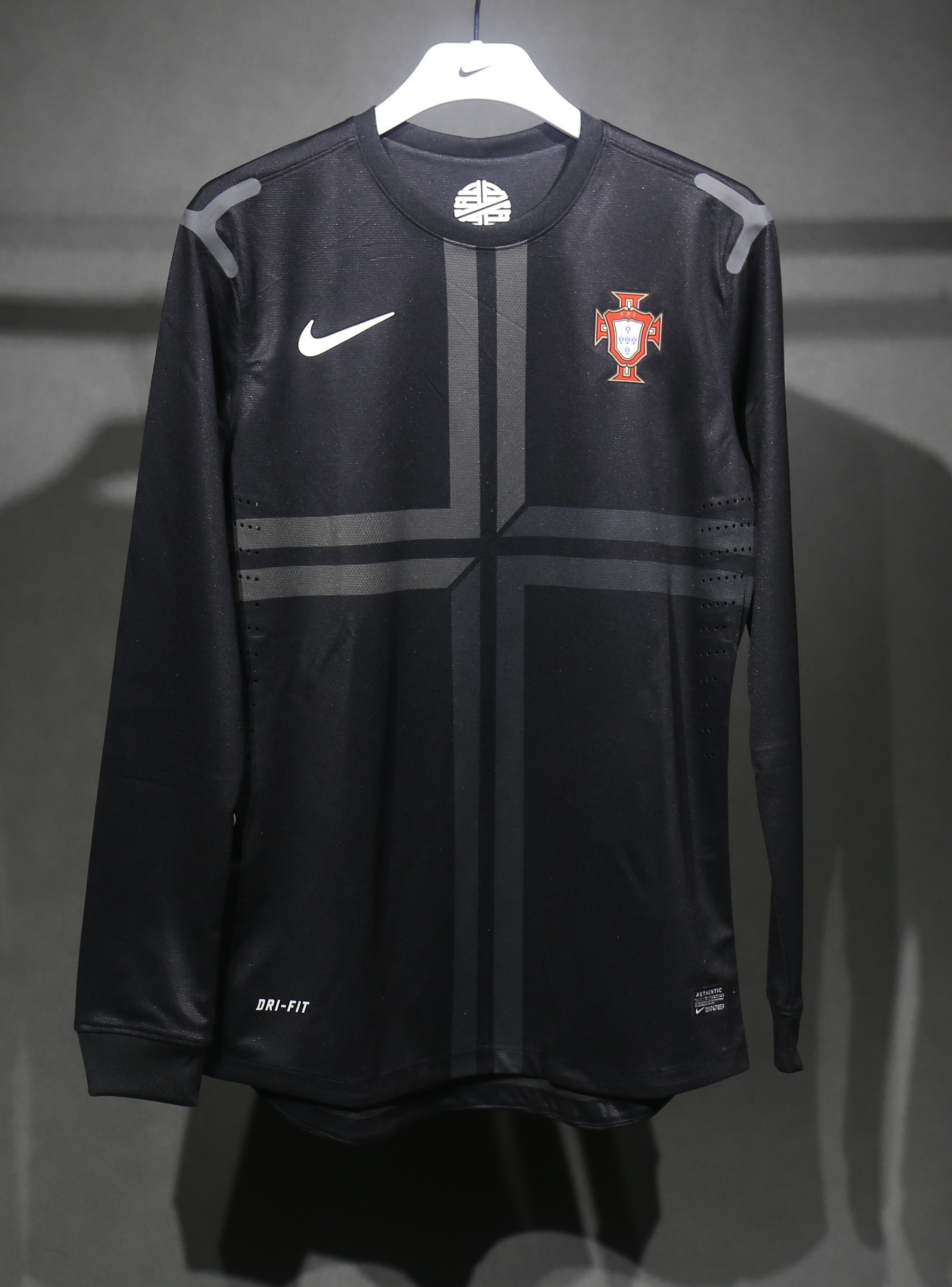 Portugal Retro Authentic Soccer Jersey Away Long Sleeve Shirt 2013 in Black