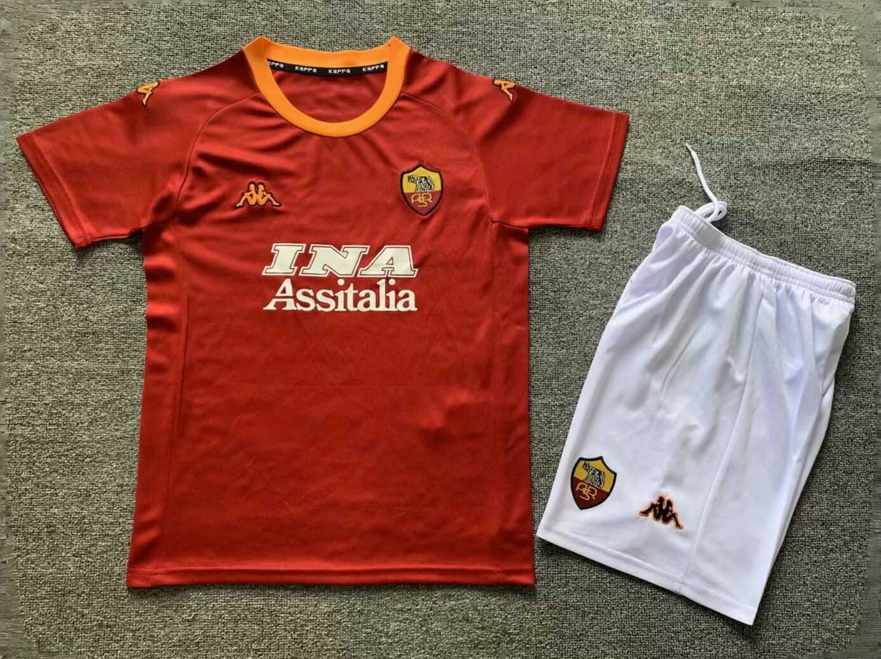 ROMA Retro Soccer Jersey Home Kids Jersey & Shorts Kit 2000/01 in Red