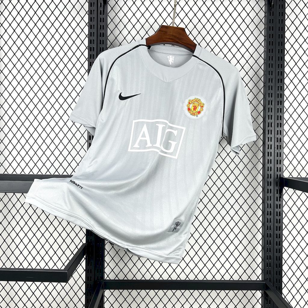 Manchester United Retro Goalkeeper Football Jersey Shirt 2007/08 in Model Year: 2007/08 Country and League: England-Premier