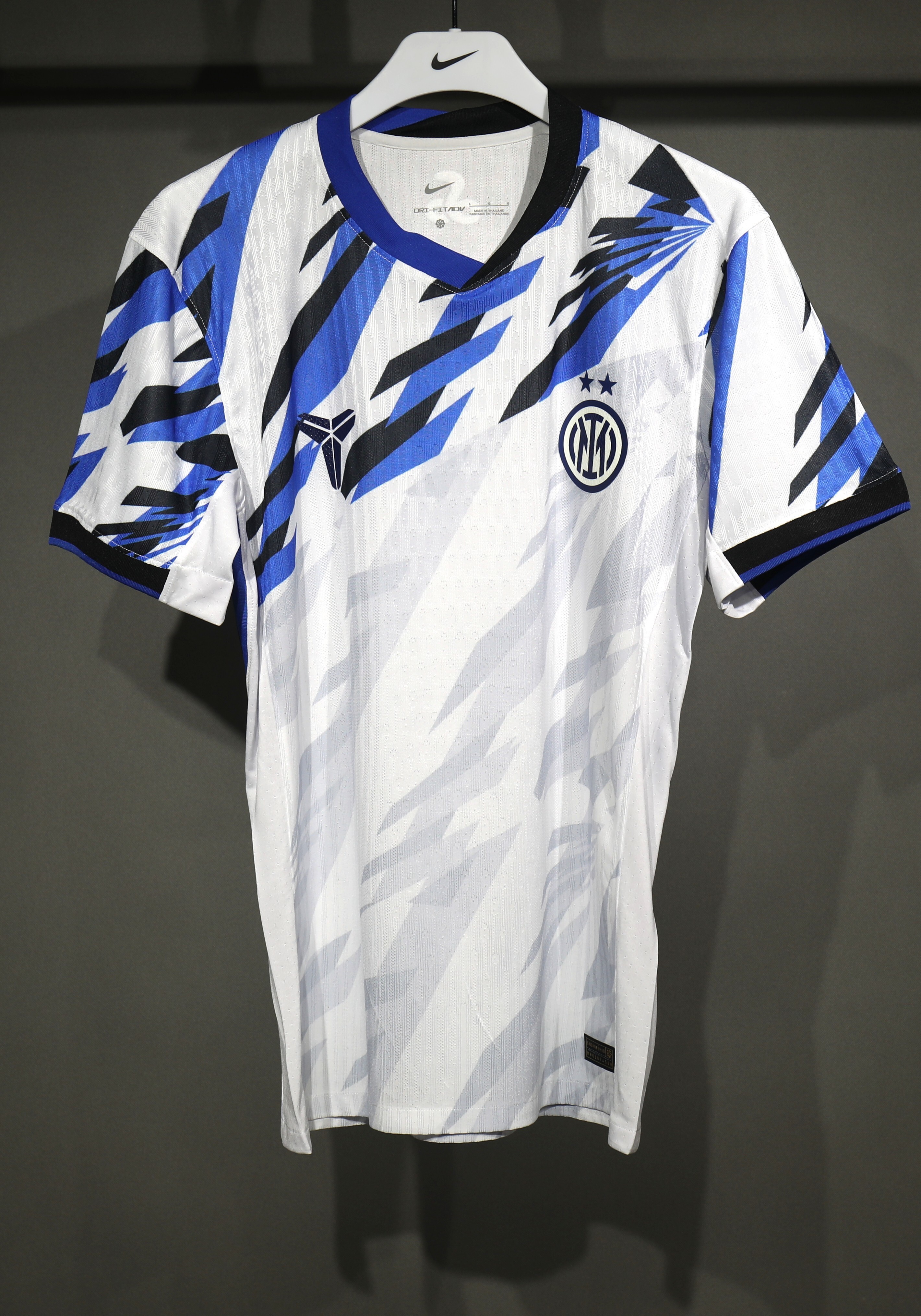 Authentic Soccer Jersey Inter Milan Black Mamba Special Edition Shirt 2025/26 in White
