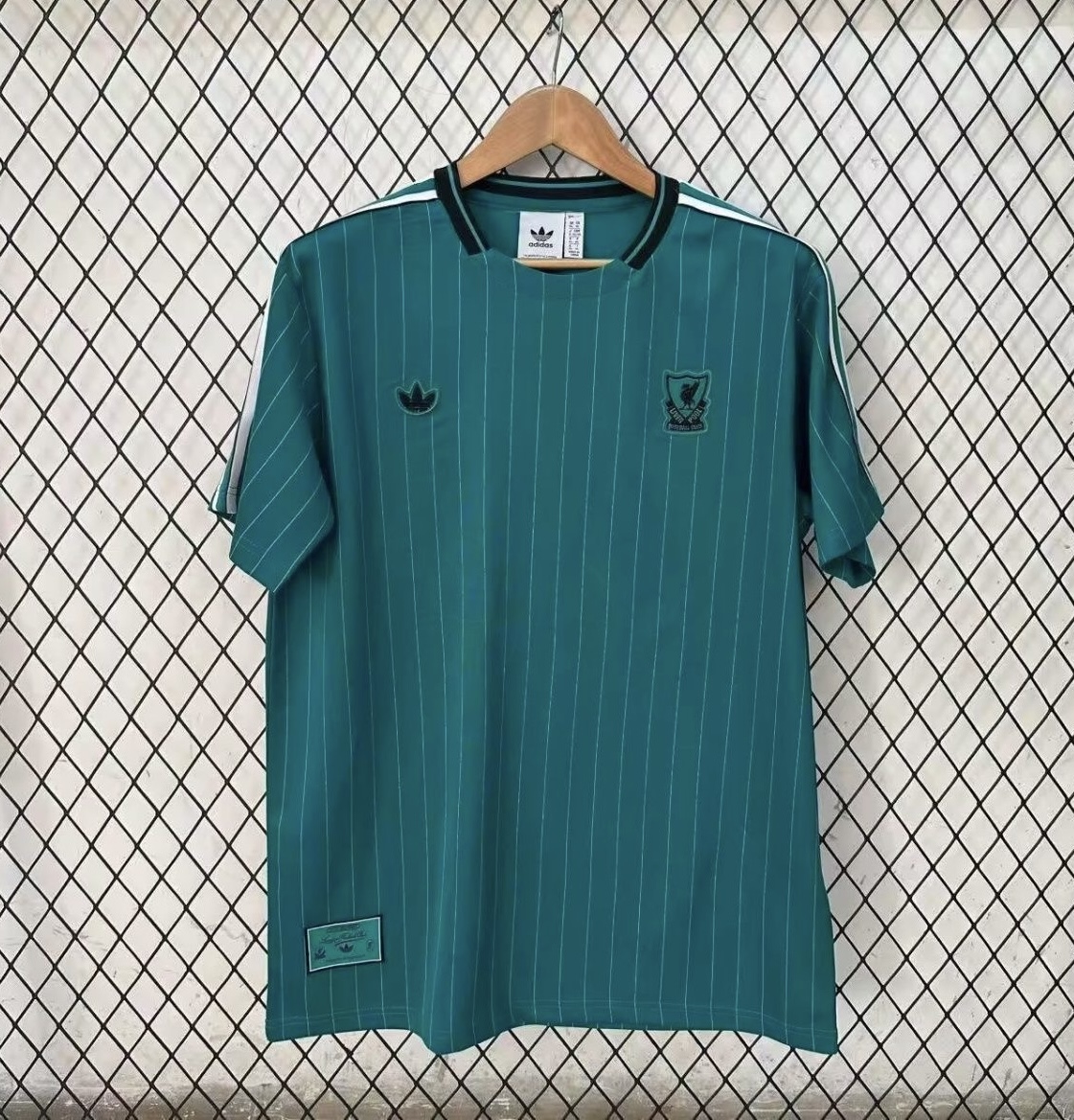 Liverpool Football Jersey Terrace Icons Special Edition Custom Shirt 2025/26 in Green