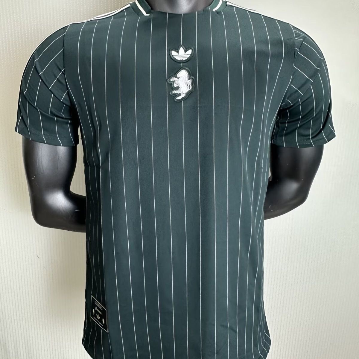 Juventus Authentic Soccer Jersey Terrace Icons Special Edition Shirt 2025/26 in Model Year: 2025/26 Country and League: