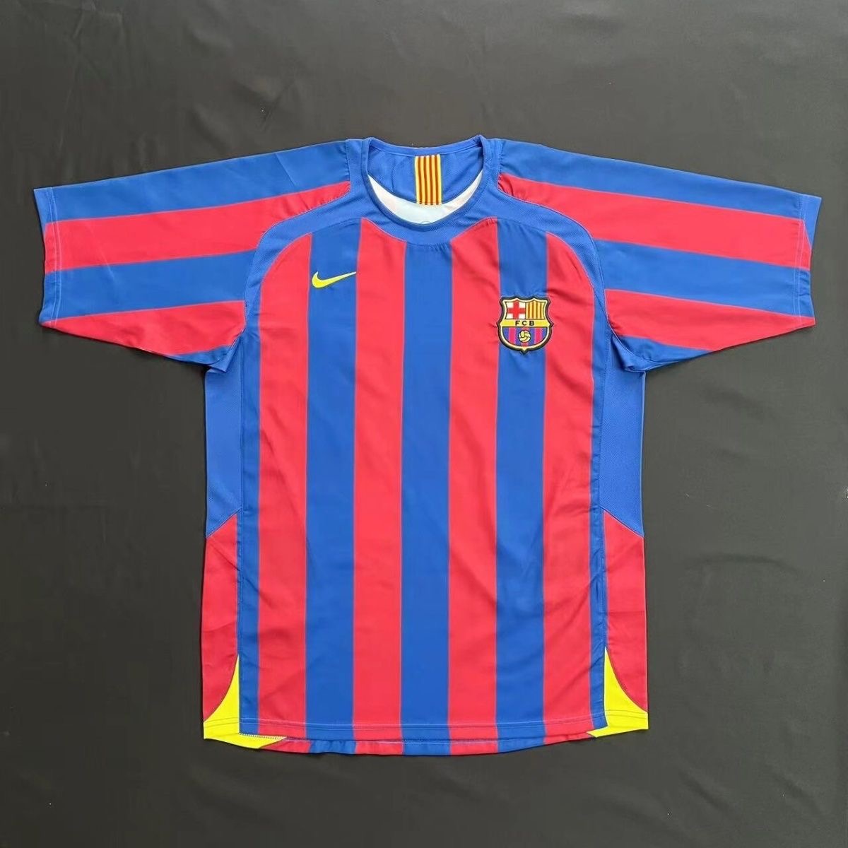 Barcelona Retro Jersey Home Soccer Shirt 2005-06 in Red&Blue