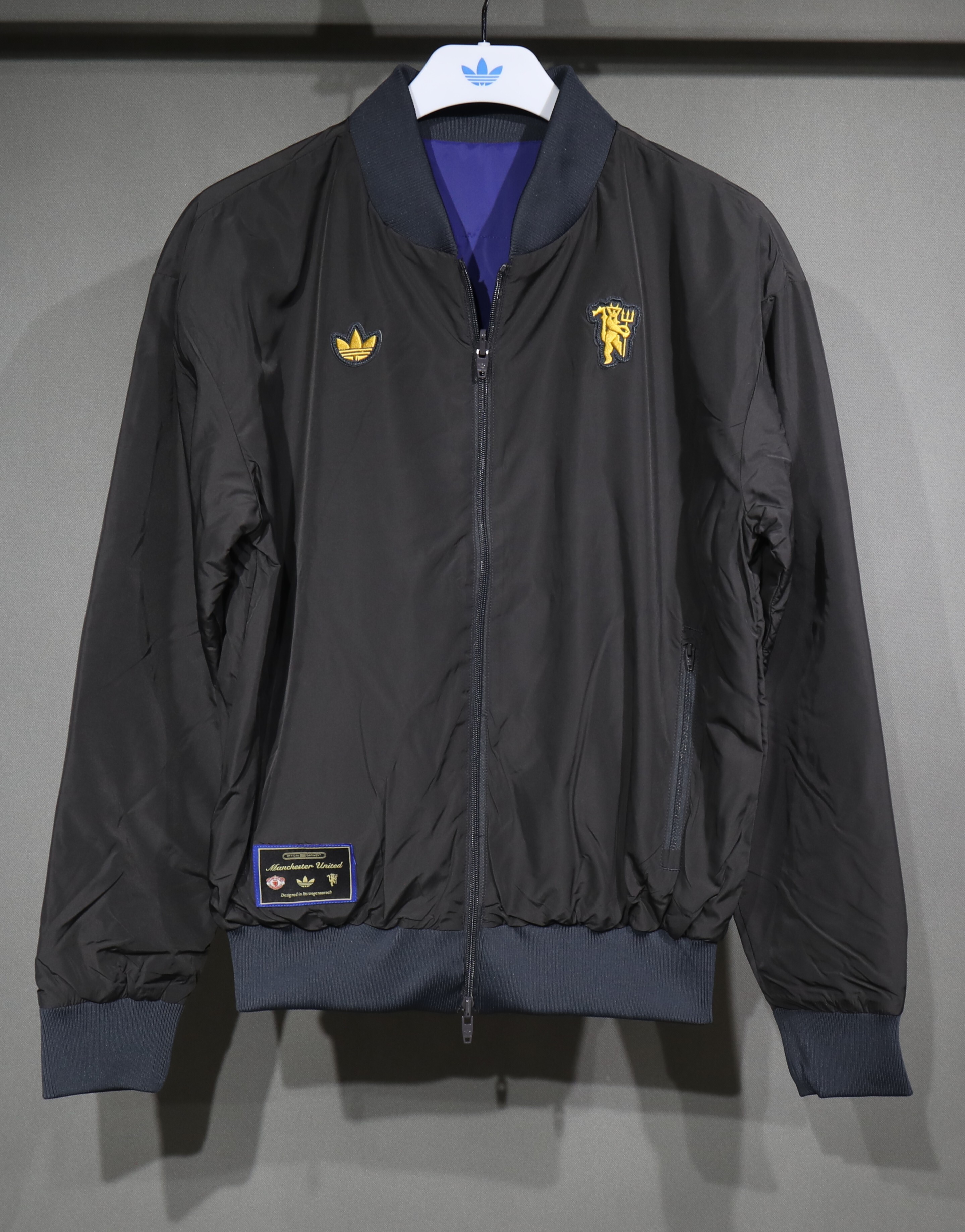 Manchester United Terrace Icons Reversible Double-Sides Cotton Windbreaker Jacket 2025-26 in Model Year: 2025/26 Country and