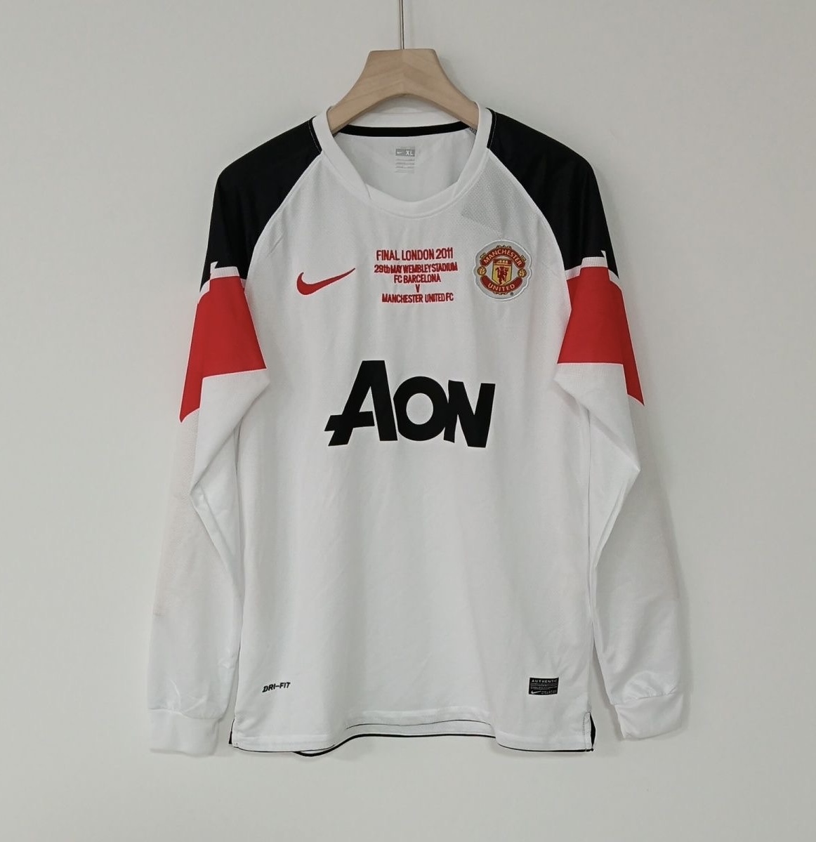 Manchester United Retro Third Away Long Sleeve Football Jersey Shirt 2010/11 - Champions League Final in White&Red