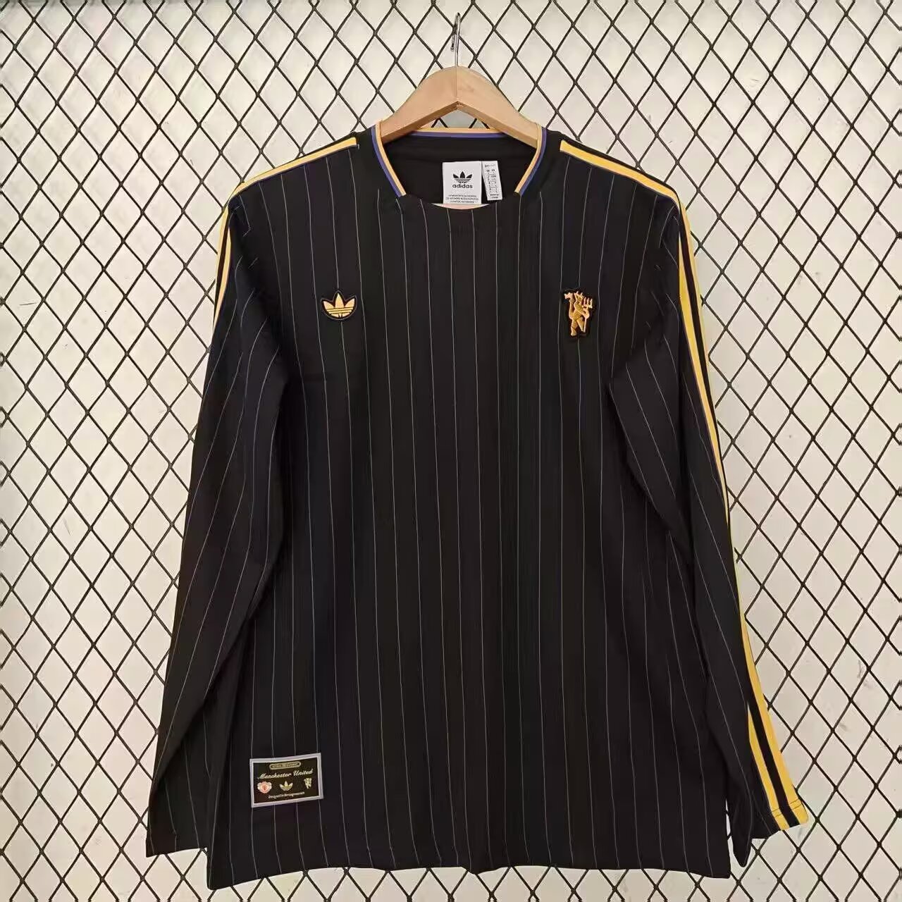 Manchester United Football Jersey Terrace Icons Long Sleeve Special Edition Custom Shirt 2025/26 in Black