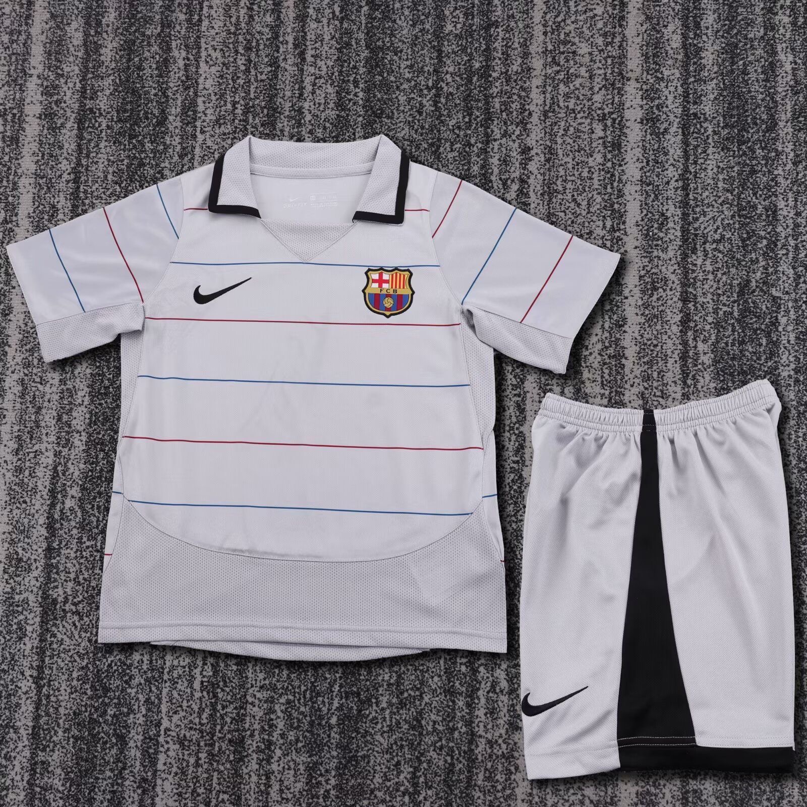Barcelona Retro Jersey Away Kids Jersey & Shorts Kit 2003-04 in Model Year: 2003-04 Country and League: Spain-La Liga
