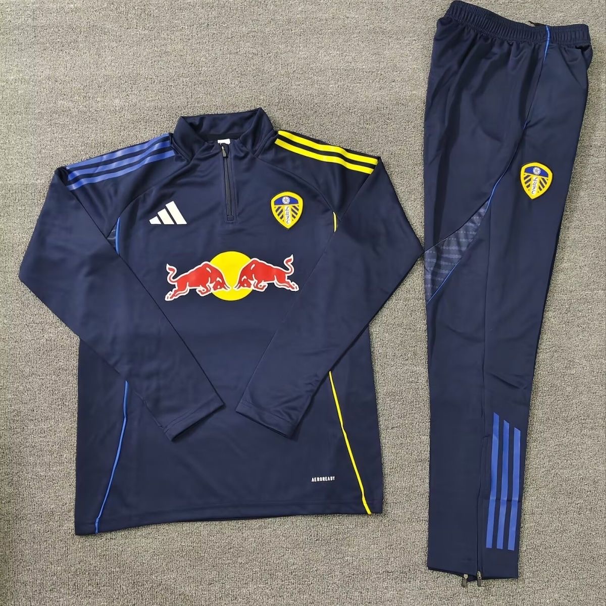 Leeds United Training Kit Sweatshirt & Pants Set Blue 2025/26