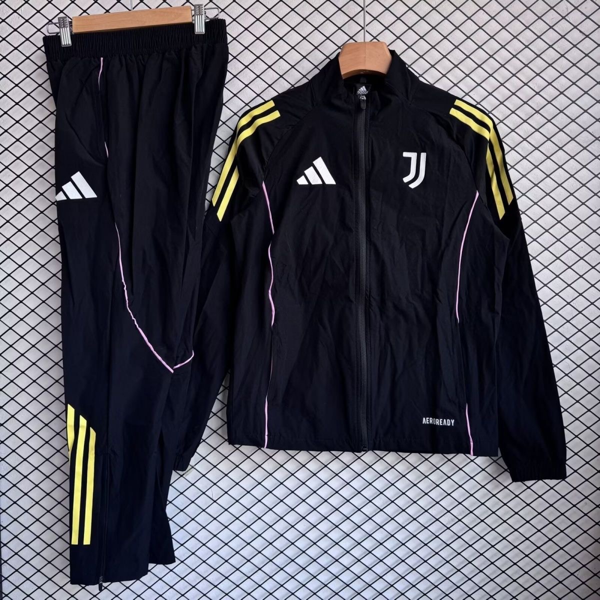 Juventus Windbreaker with Pants 2025/26 in Model Year: 2025/26 Country and League: Italy-Serie A