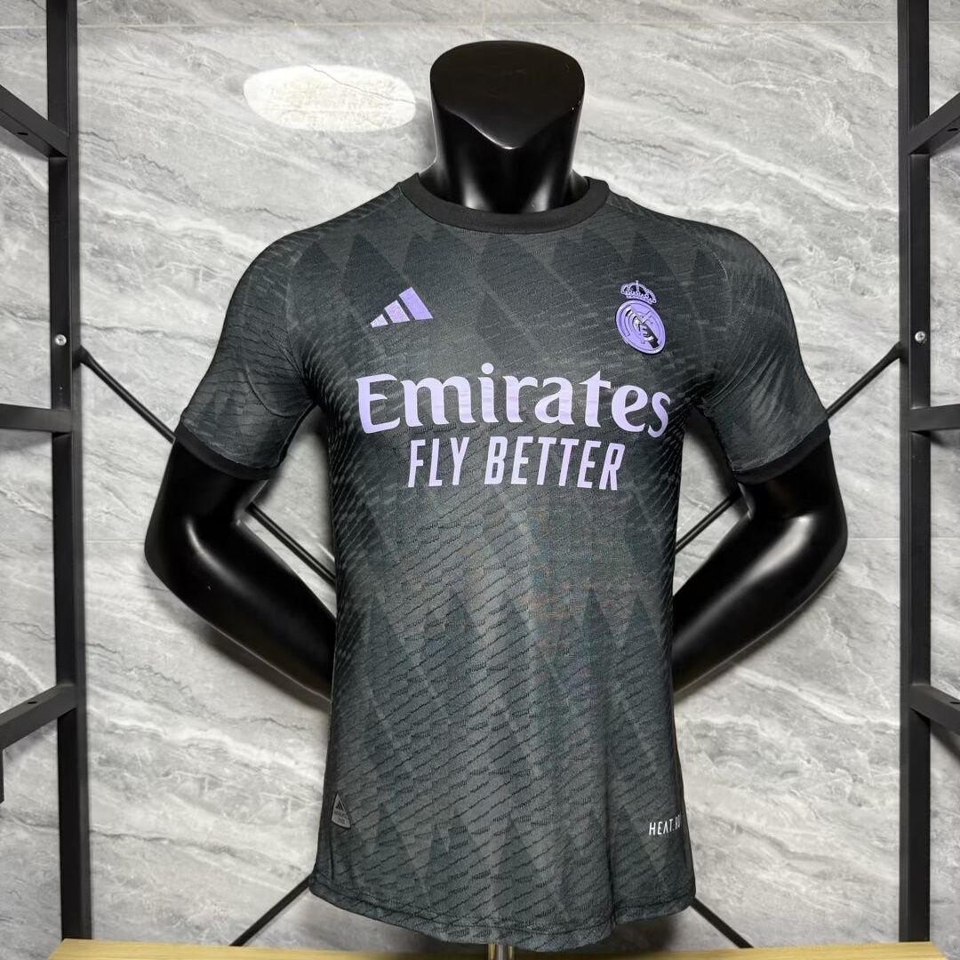 Real Madrid Authentic Soccer Jersey Purple Special Edition Shirt 2025/26 in Model Year: 2025/26 Country and League: Spain-La