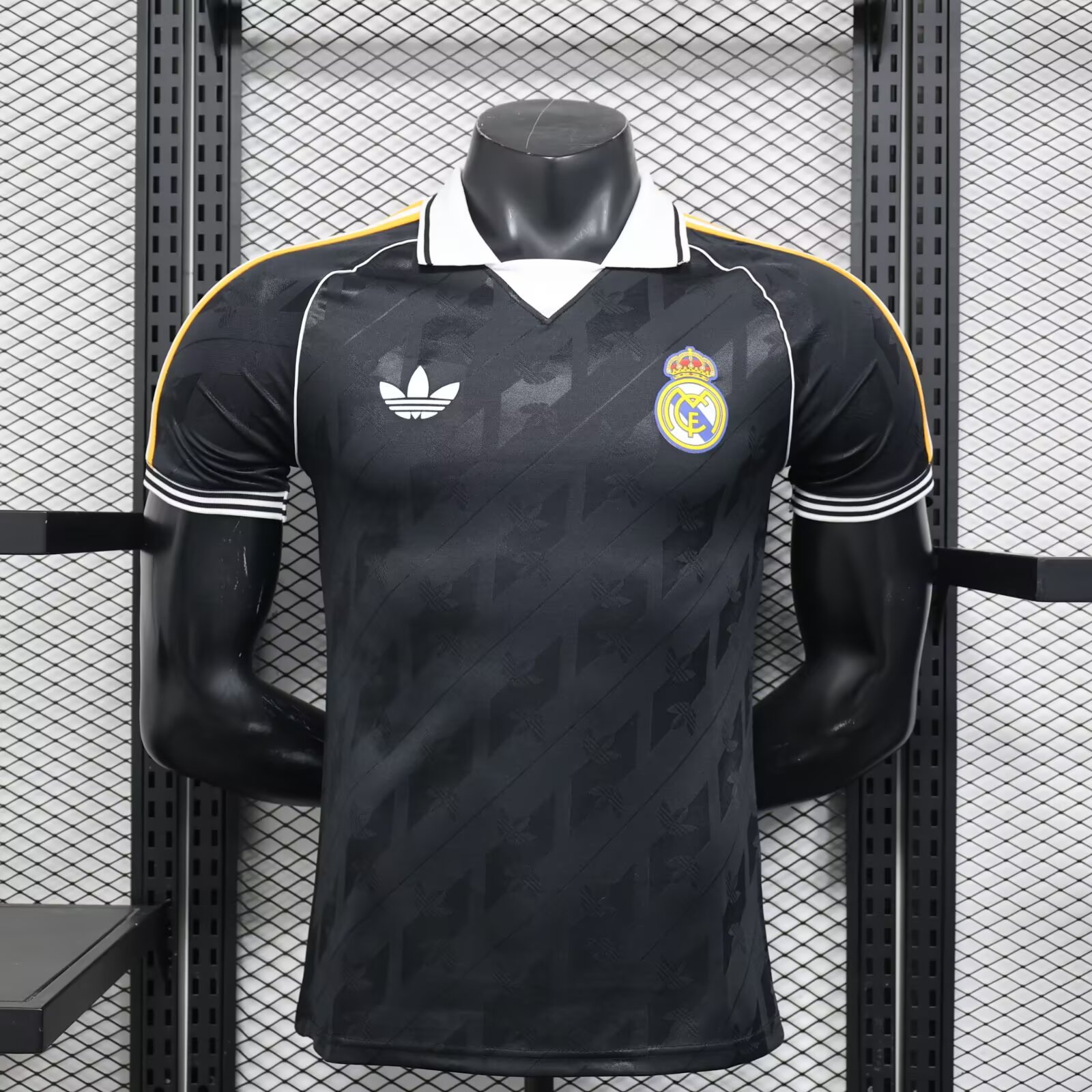 Real Madrid Authentic Soccer Jersey Retro Style Special Edition Shirt 2025/26 in Model Year: 2025/26 Country and League: