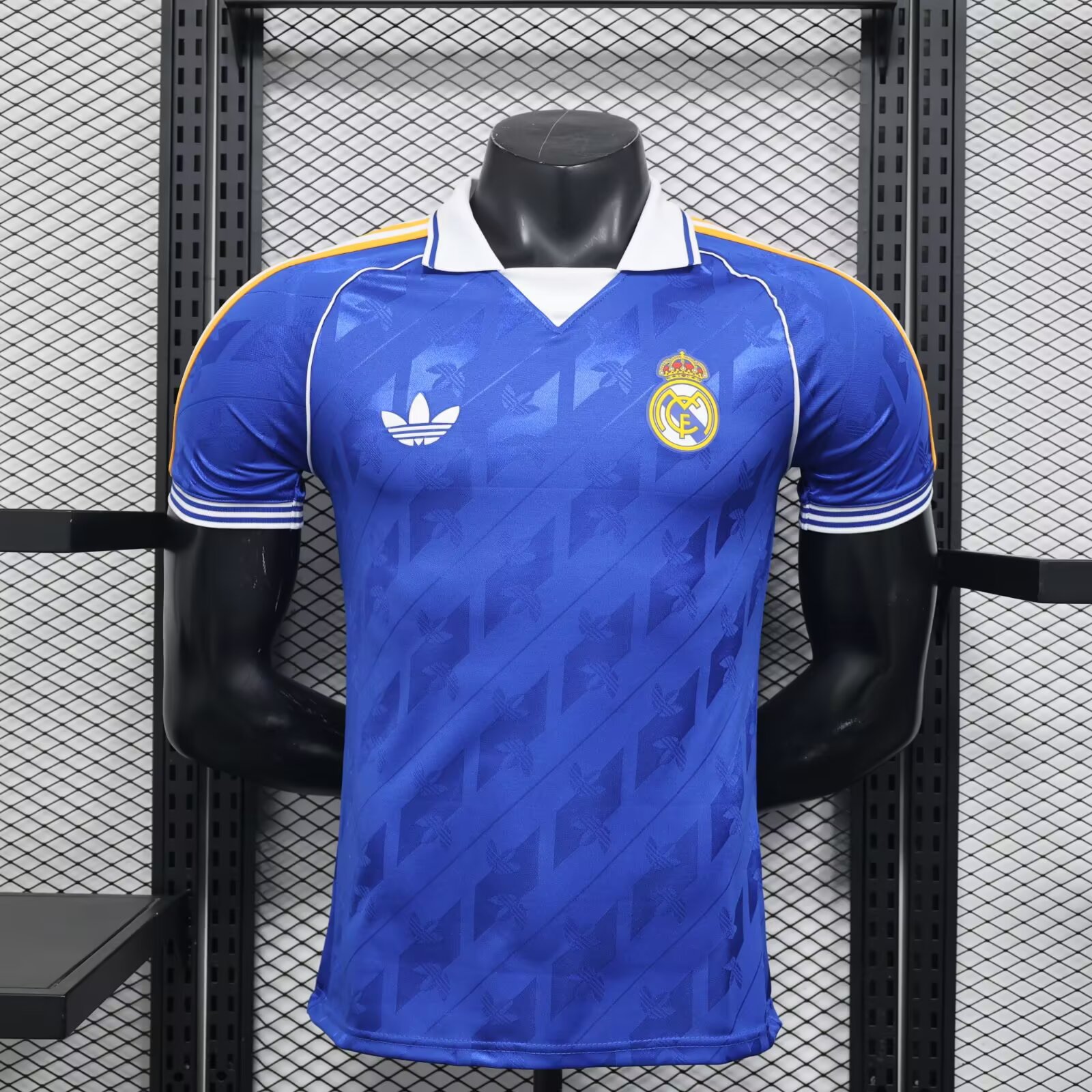 Real Madrid Authentic Soccer Jersey Retro Style Special Edition Shirt 2025/26 in Model Year: 2025/26 Country and League: