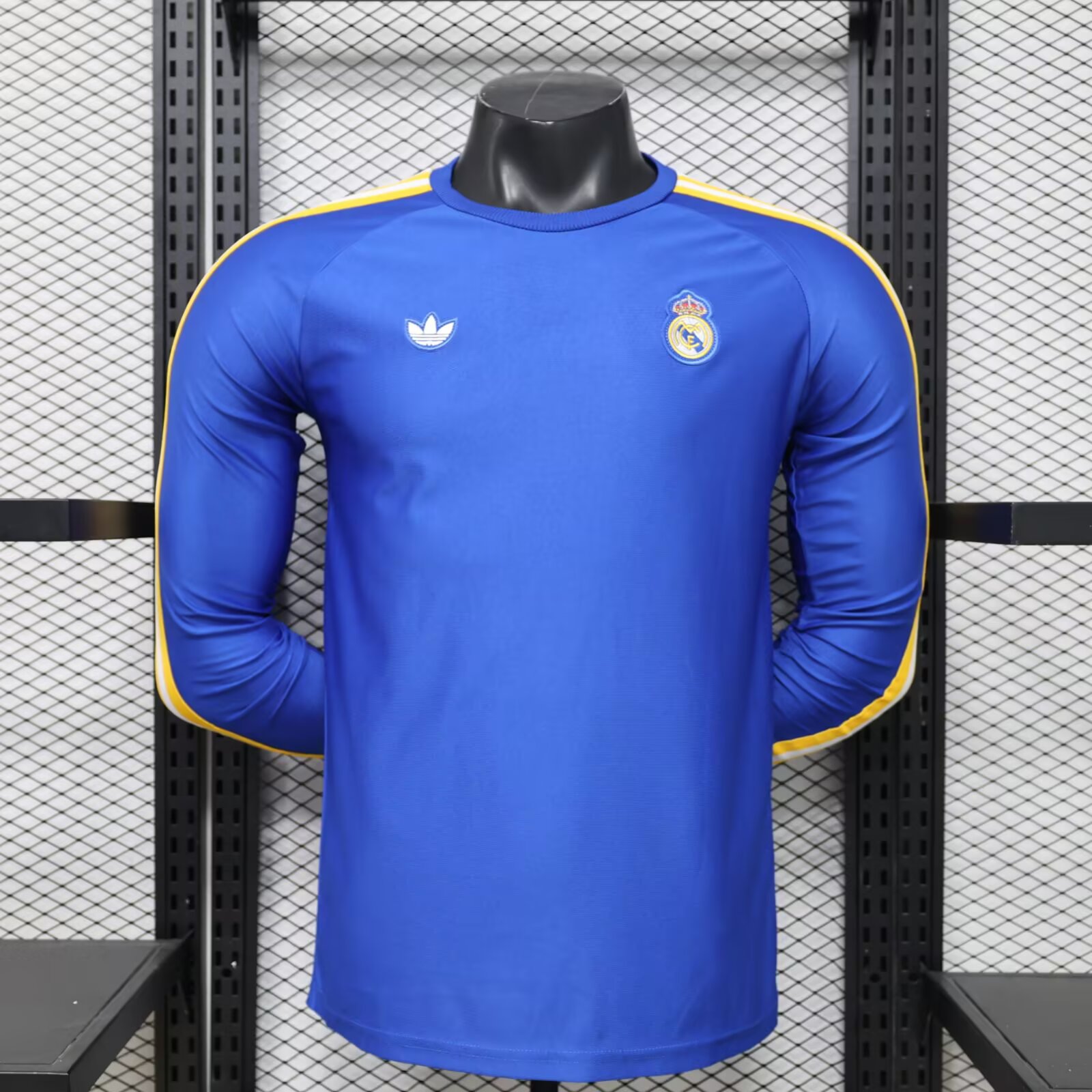 Real Madrid Authentic Football Jersey Terrace Icons Long Sleeve Special Edition Shirt 2026/27 in Model Year: 2026/27 Country