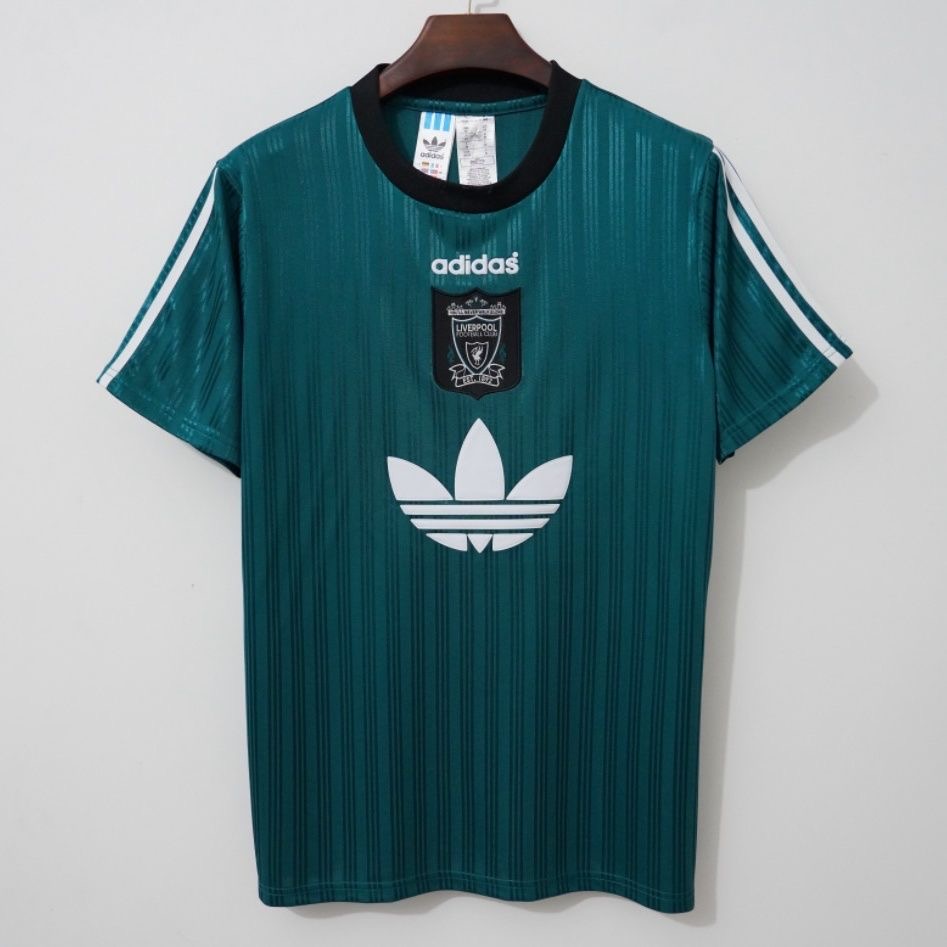 Liverpool Retro Football Jersey Retro Style Custom Shirt 1995/96 in Green