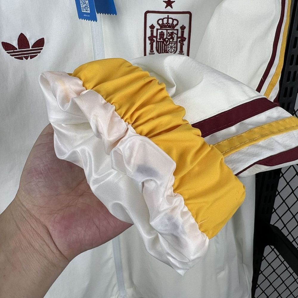 Spain Windbreaker jacket Off-white 2026 World Cup