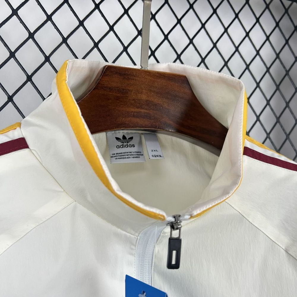 Spain Windbreaker jacket Off-white 2026 World Cup