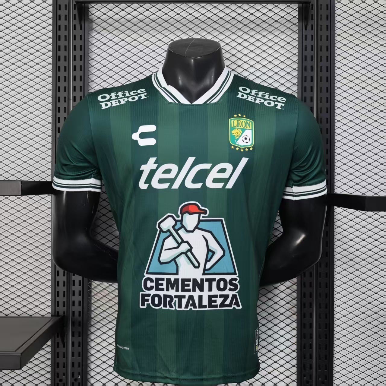 Club Leon Authentic Soccer Jersey Home Shirt 2025/26 in Model Year: 2025/26 Country and League: Mexico-Liga MX