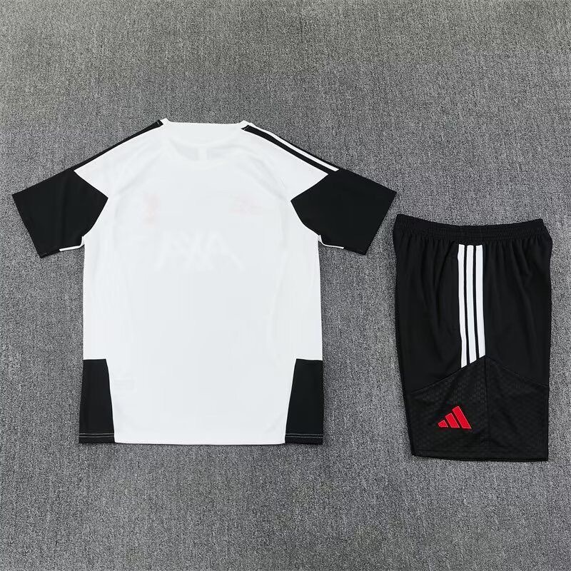 Liverpool Training Jersey Kit White 2026/27