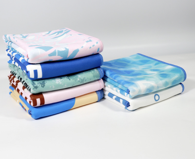 Custom Polyester Sweat Wicking Sports Towel for Running, Yoga, Badminton, Tennis & Basketball, Waffle Knit Fitness Towel