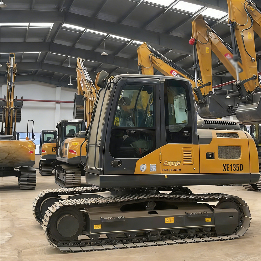 Excavator XE135G
