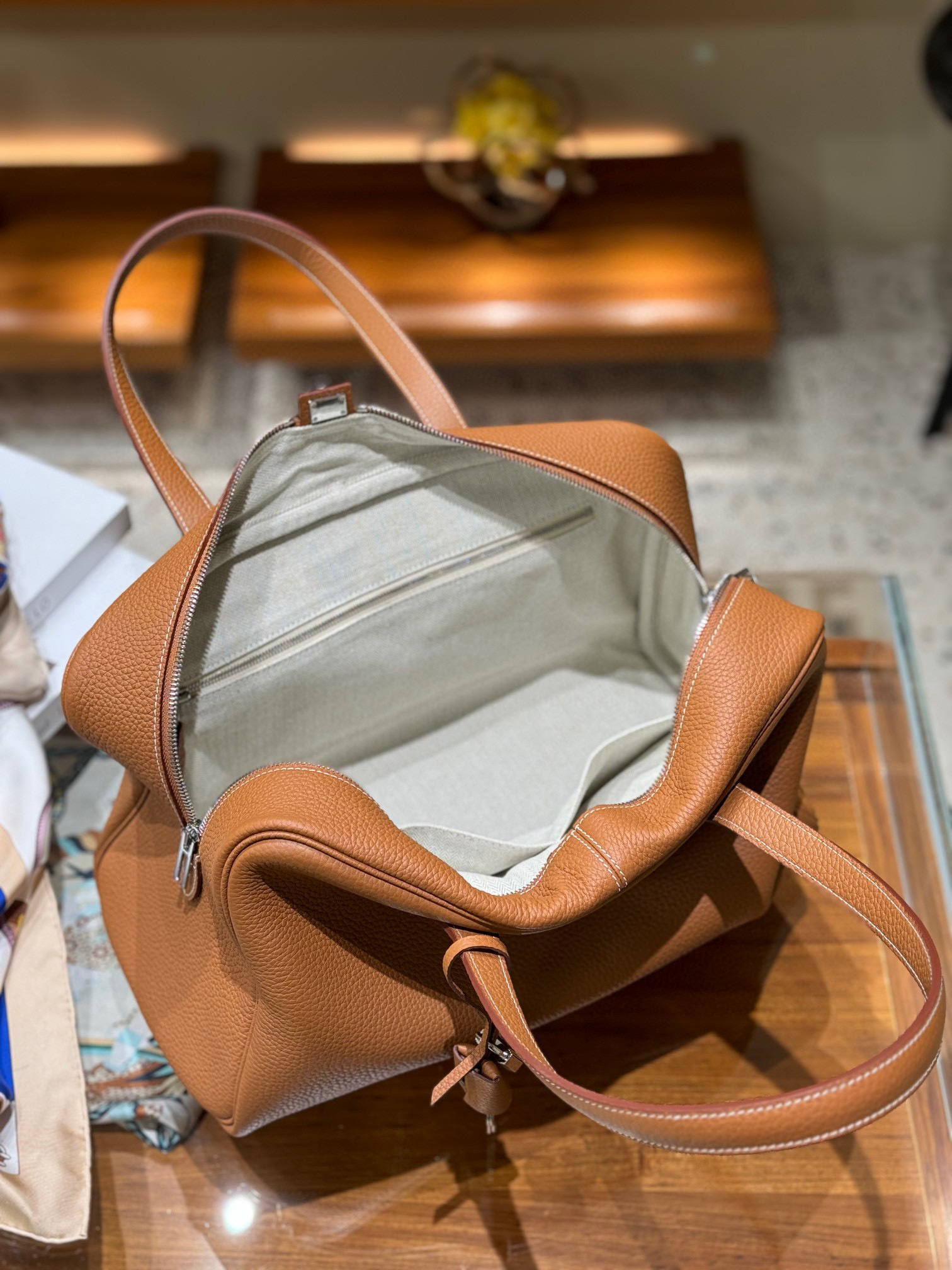 Hermes Victoria  Size：36*23*14.5cm
