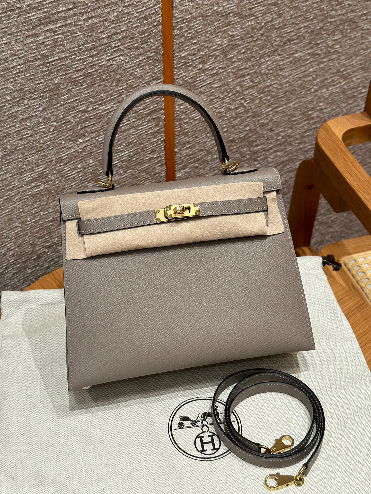 Hermes Kelly  Size：25*17*7cm