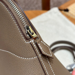 Dimensioni Hermes Bolde: 27 x 20 x 10 cm