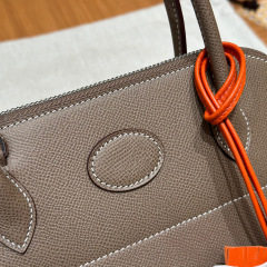Dimensioni Hermes Bolde: 27 x 20 x 10 cm