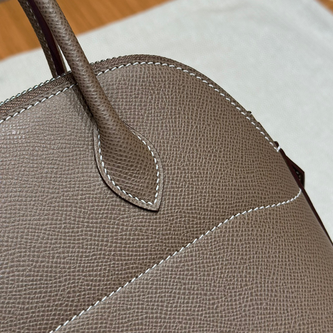 Dimensioni Hermes Bolde: 27 x 20 x 10 cm