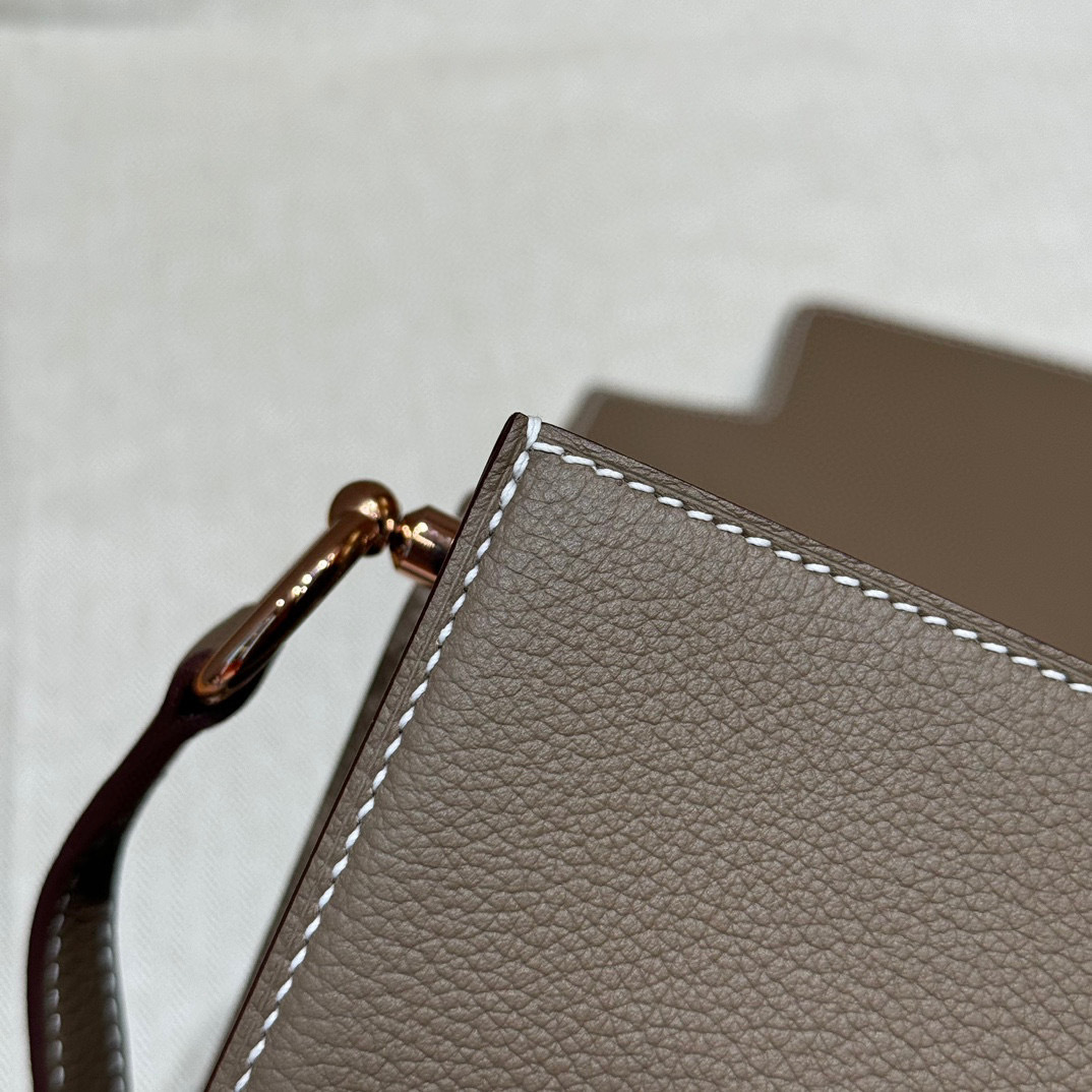 Hermes Roulis Größe: 23 * 18 * 7 cm