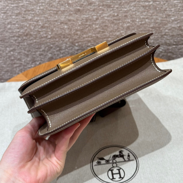 Hermes Constance Dimensioni: 19*15*4cm