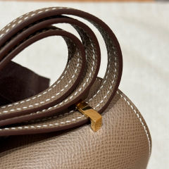 Hermes Constance Dimensioni: 19*15*4cm