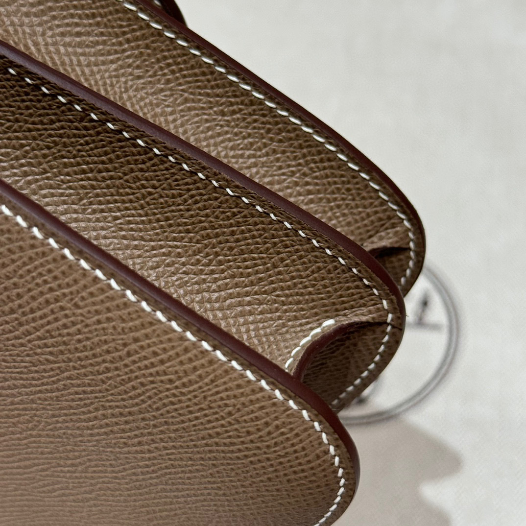 Hermes Constance Dimensioni: 19*15*4cm