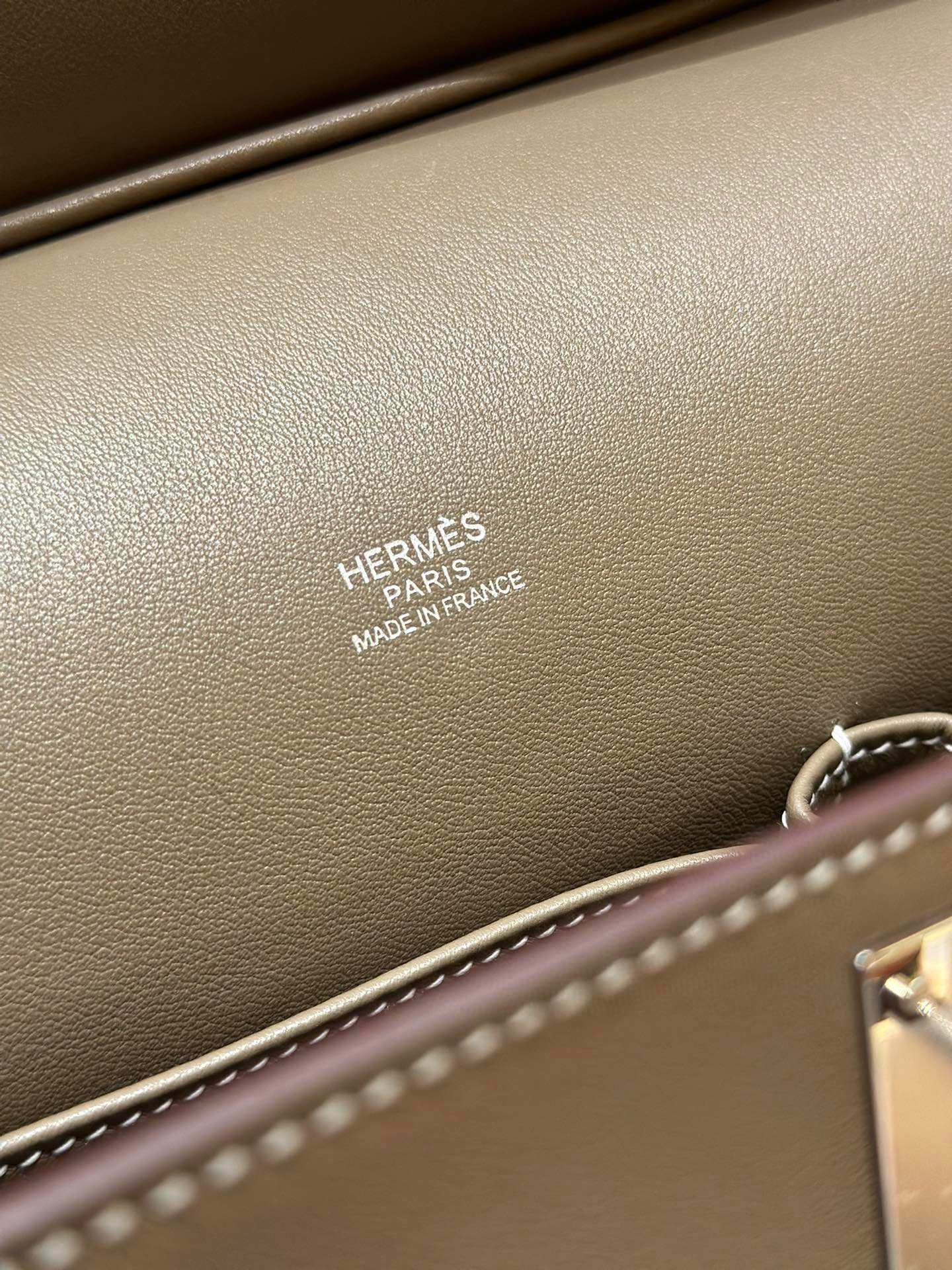 Hermes Jypsiere Dimensioni: 28*23,5*12,5 cm