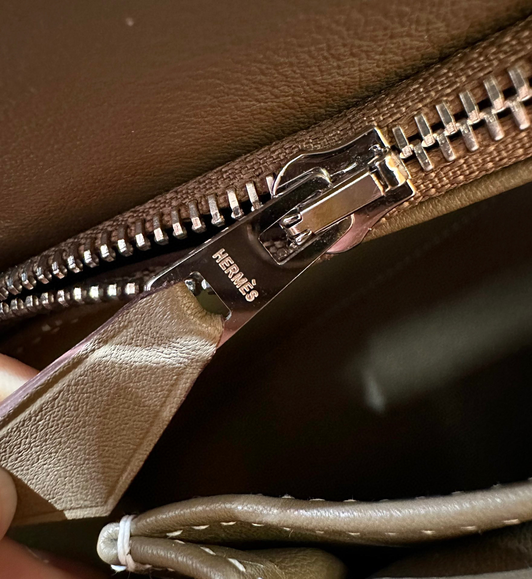 Hermes Jypsiere Dimensioni: 28*23,5*12,5 cm