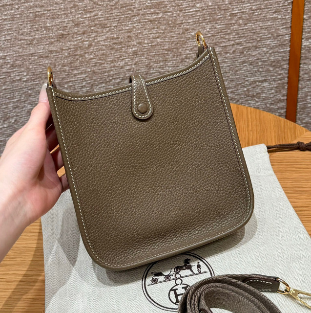Hermes Evelyne Dimensioni: 16*18*5cm