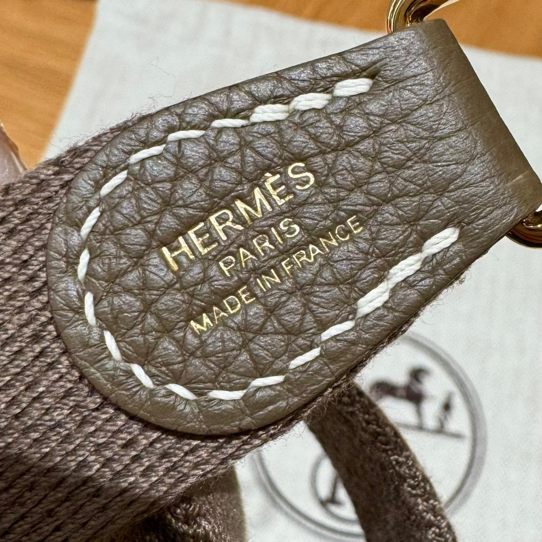 Hermes Evelyne Dimensioni: 16*18*5cm