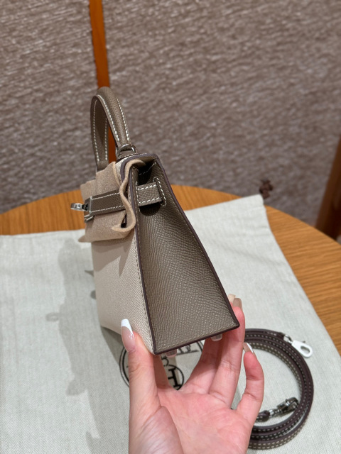 Hermes Kelly mini Dimensioni: 19*12*5,5 cm