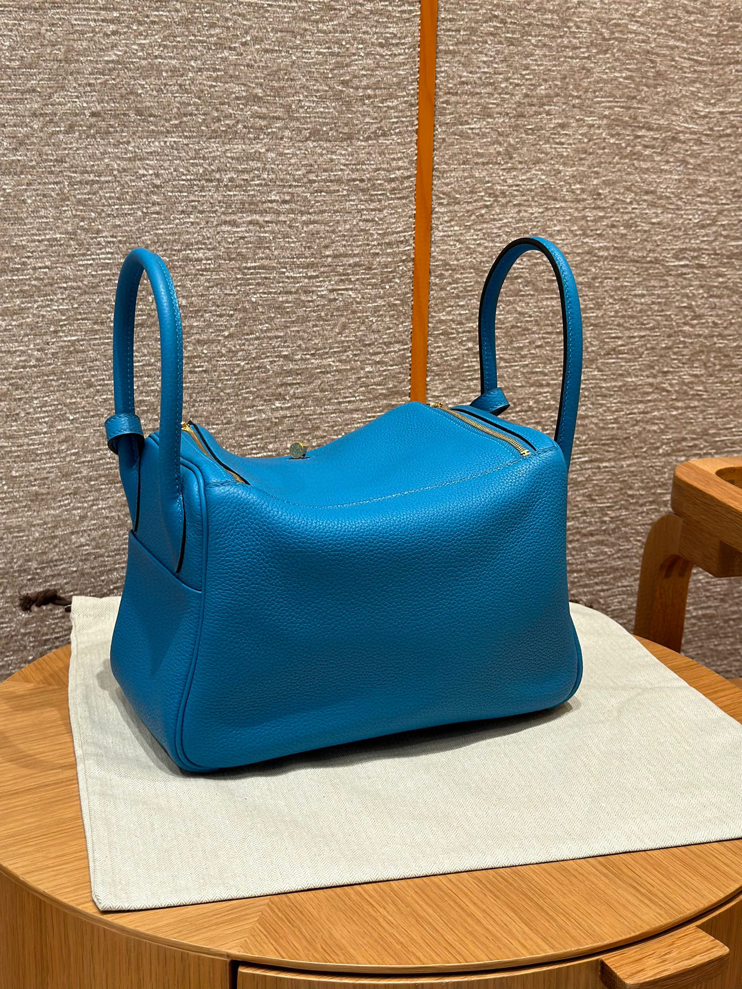 Dimensioni Hermes Lindy: 26*18*12cm