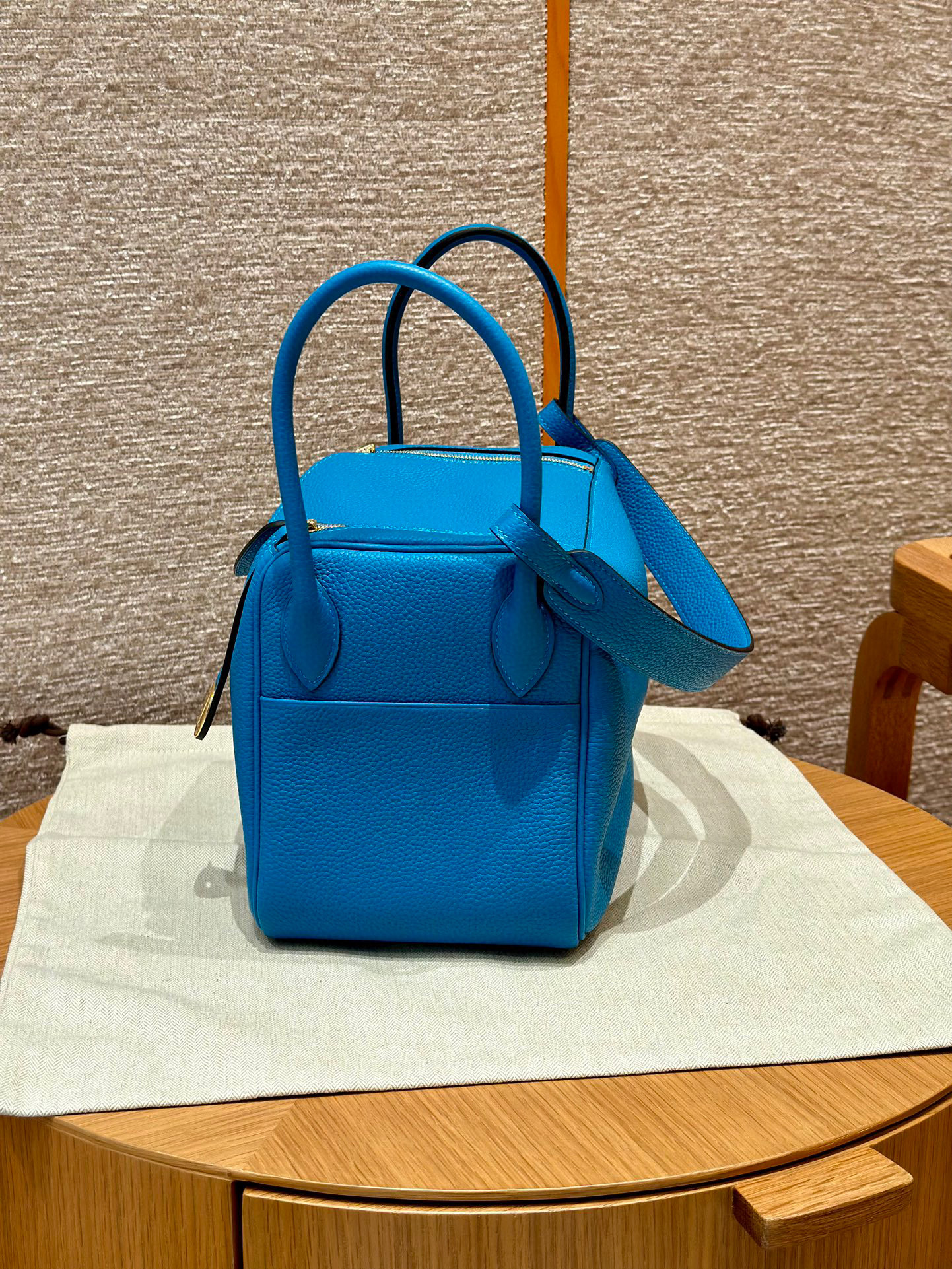 Dimensioni Hermes Lindy: 26*18*12cm