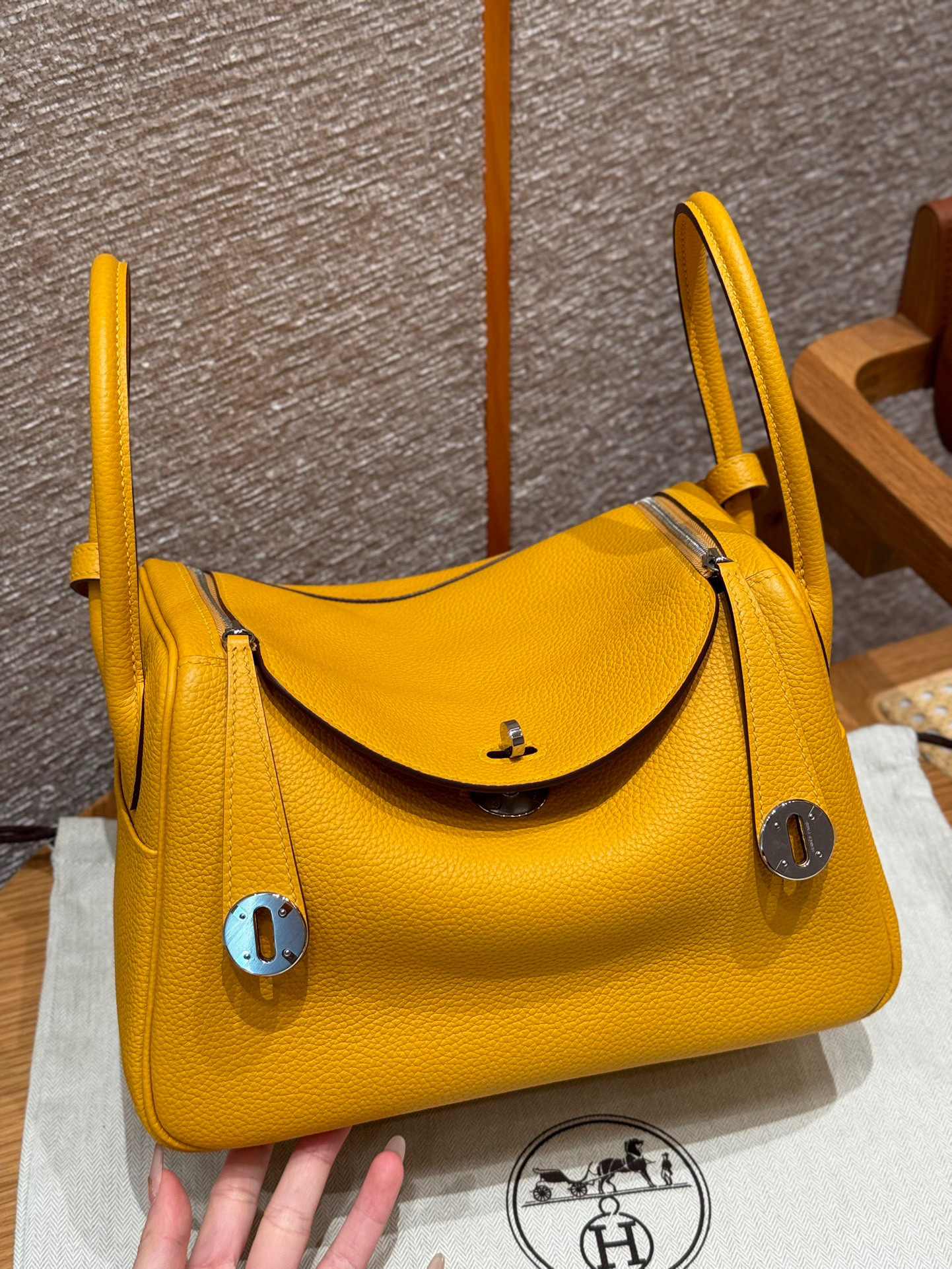 Dimensioni Hermes Lindy: 26*18*12cm