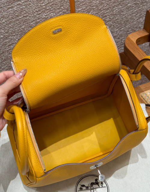 Dimensioni Hermes Lindy: 26*18*12cm