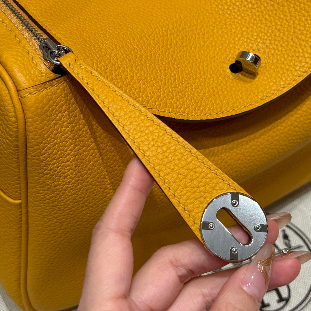 Dimensioni Hermes Lindy: 26*18*12cm