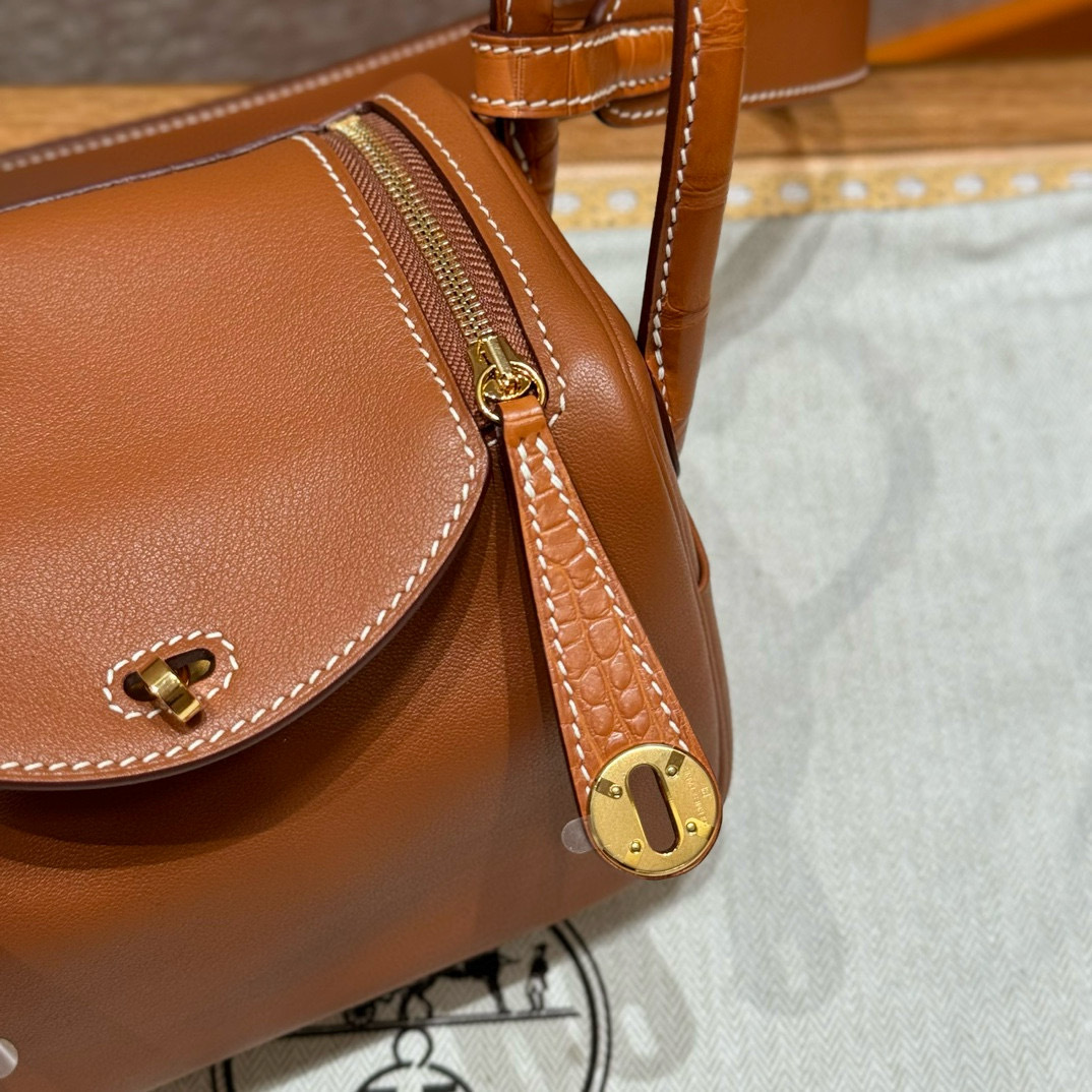 Hermes  Lindy  Size：19*12.5*9cm